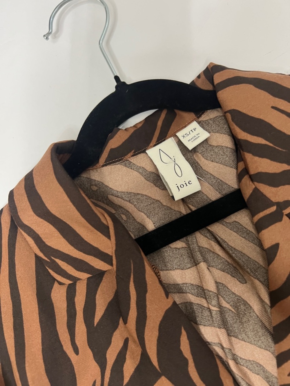 Women’s Joie Zebra-Print Short-Sleeve Blouse XS - Picture 2 of 8